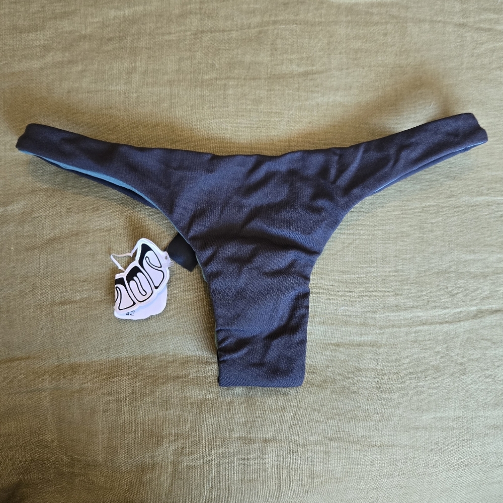 Jolyn Kian size small NWT